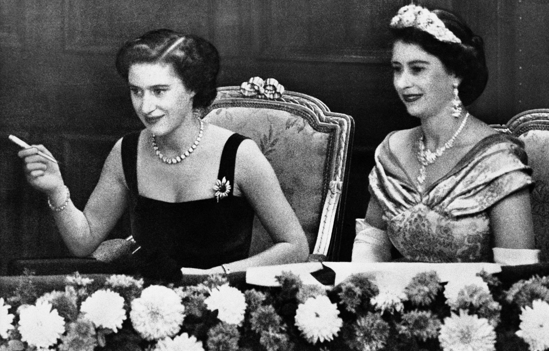1952: Queen Elizabeth II and Princess Margaret